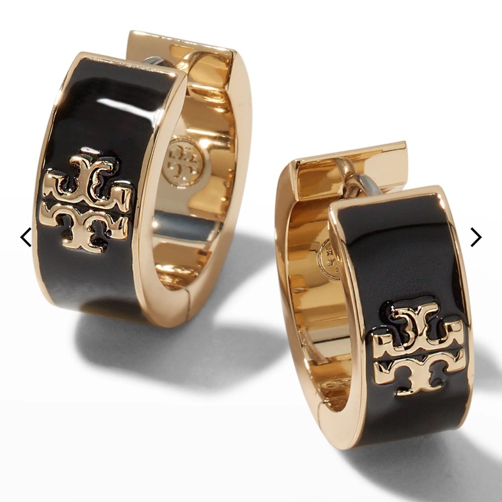 Tory Burch Hoop KIRA HUGGIE EARRINGS black and gold - Picture 2 of 11